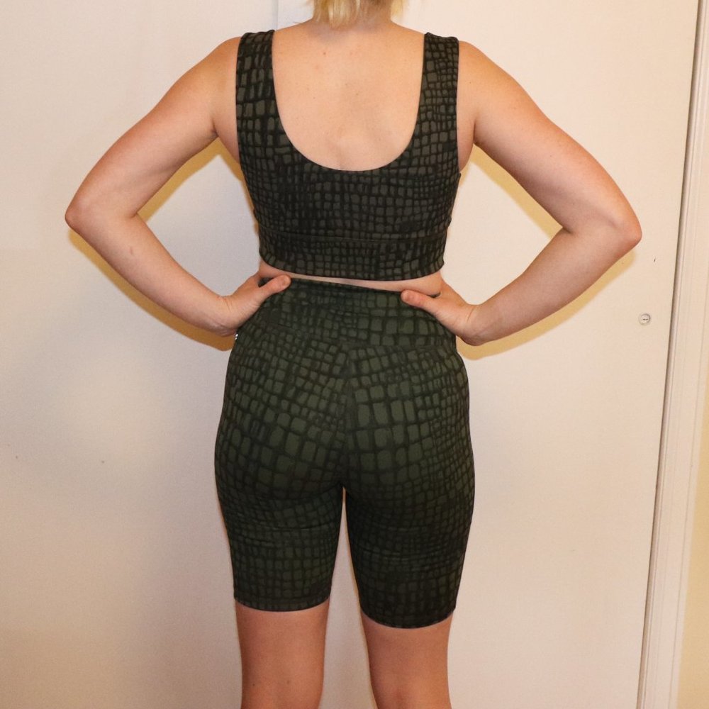 Fabletics Shorts Set - Picture 3 of 4